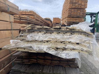 Ca. 89x Hardhouten Channelsiding Gecoat, 21x97mm, lengte 10/365cm, 52/